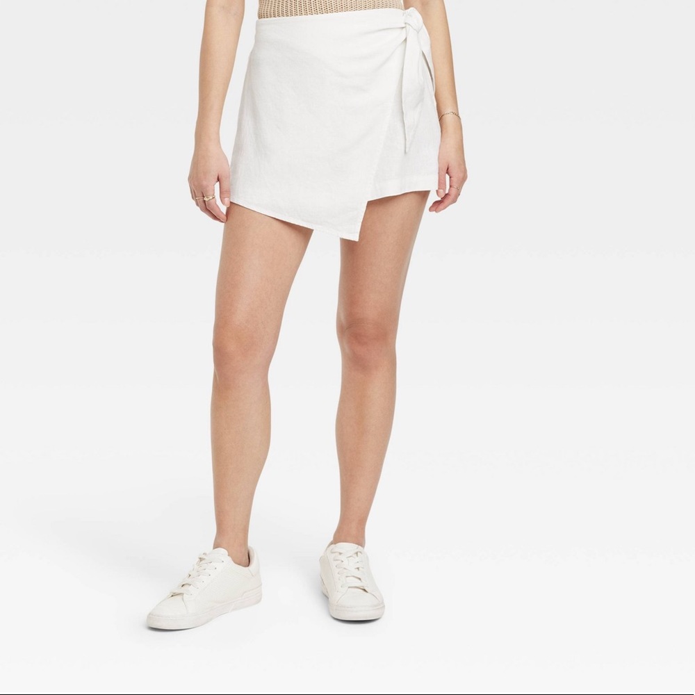 Brand new with tags size 14 white up new day  skort